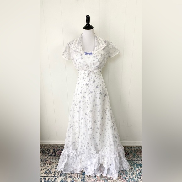 Vintage Dresses & Skirts - VTG 70s White Purple Chiffon Formal Dress Spaghetti Strap Bolero Lace Coverup XS